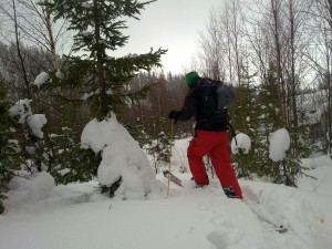 Suksilla otettava tiukka vasen